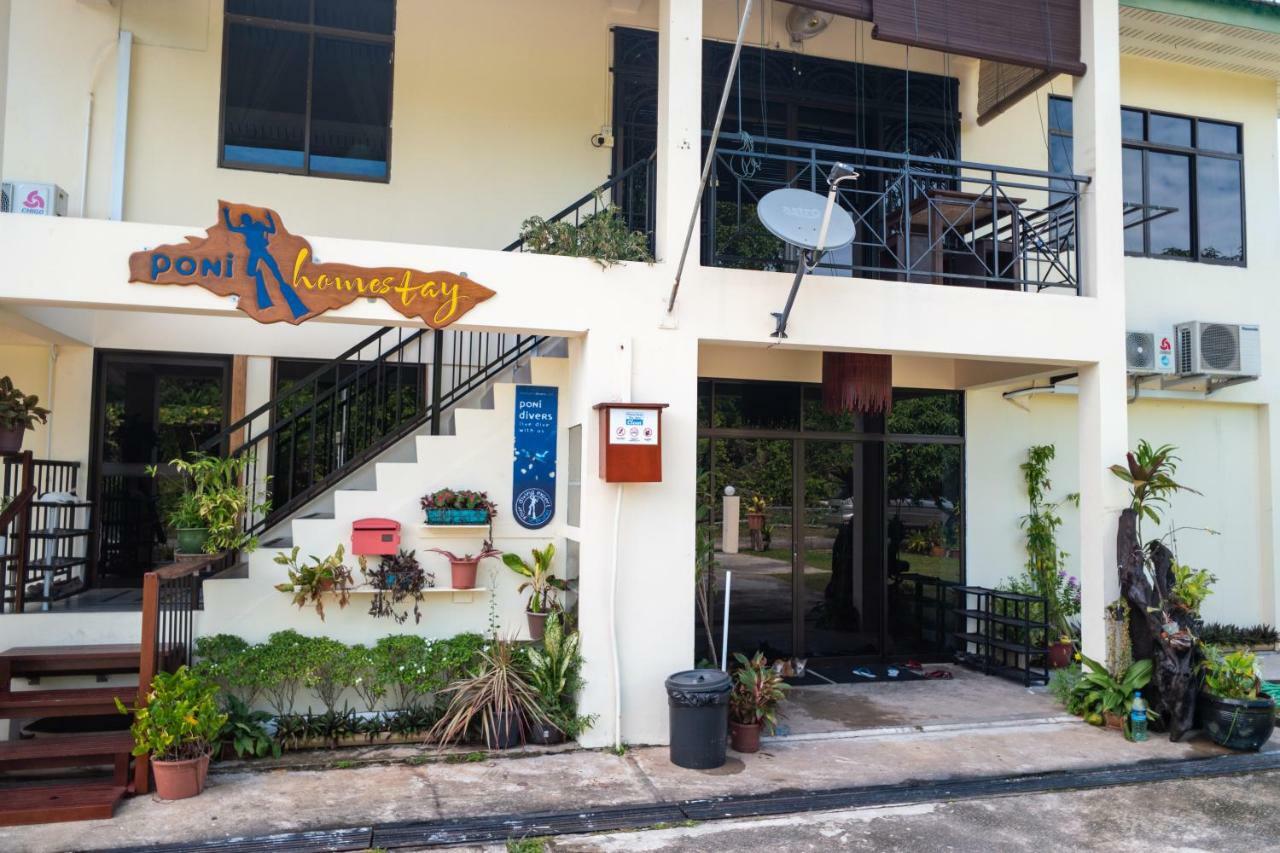Poni Homestay Muara Екстер'єр фото