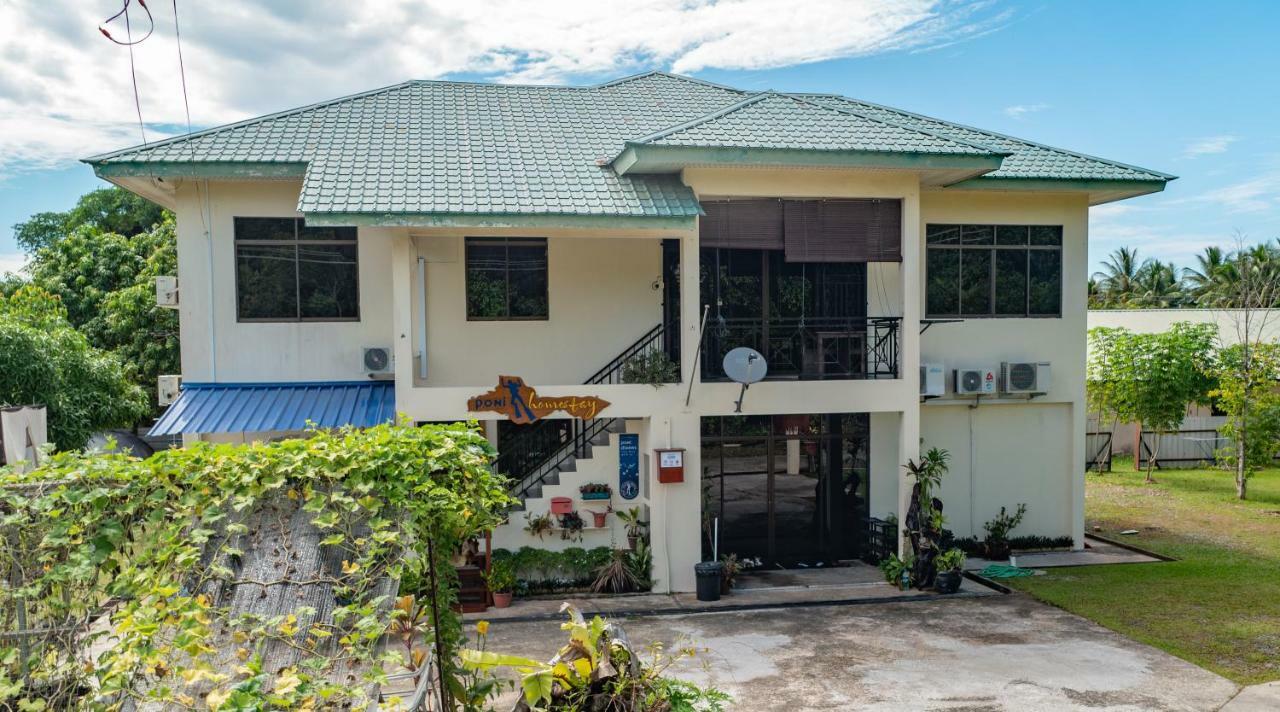 Poni Homestay Muara Екстер'єр фото