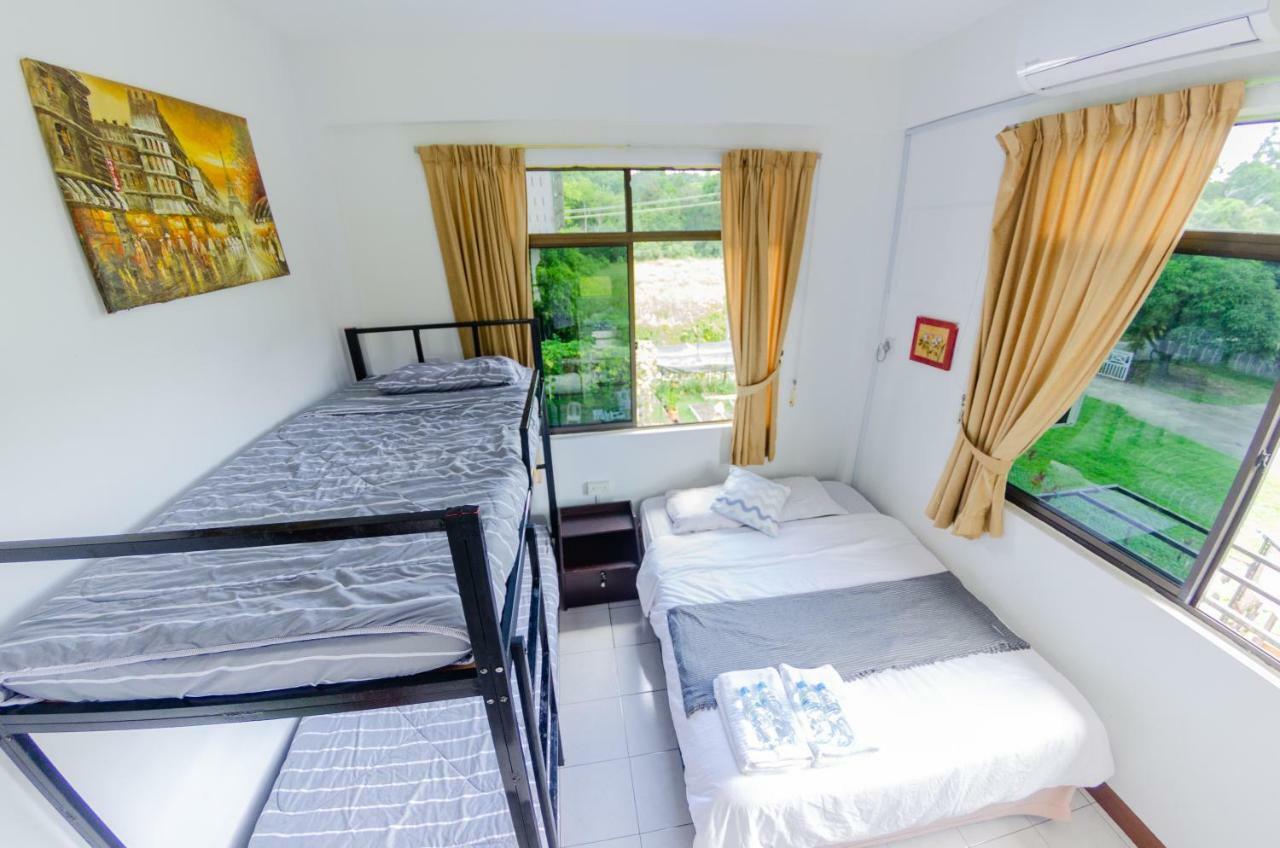 Poni Homestay Muara Екстер'єр фото